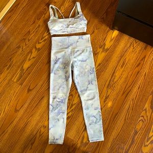 Athleta Elation Snow dye bra and leggings set